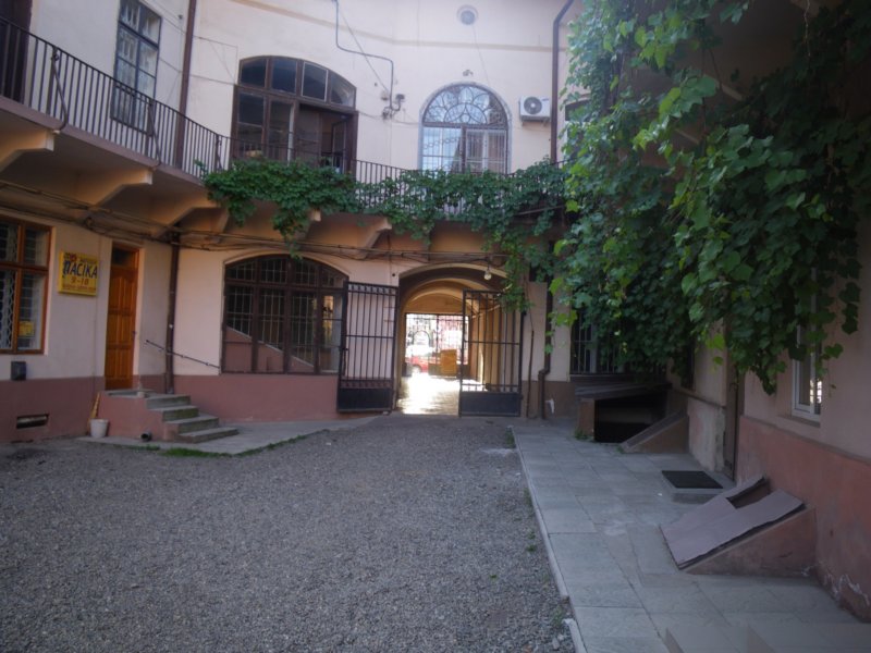 t144522_165.jpg