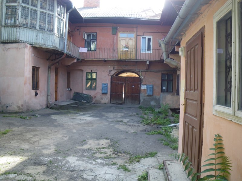 t160024_8.jpg