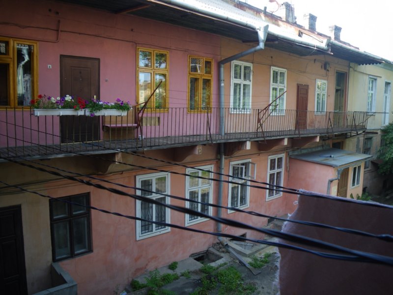 t160025_20.jpg