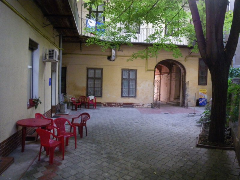t160025_29.jpg