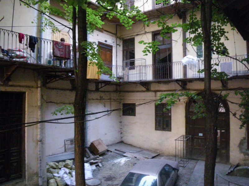 t160027_62.jpg